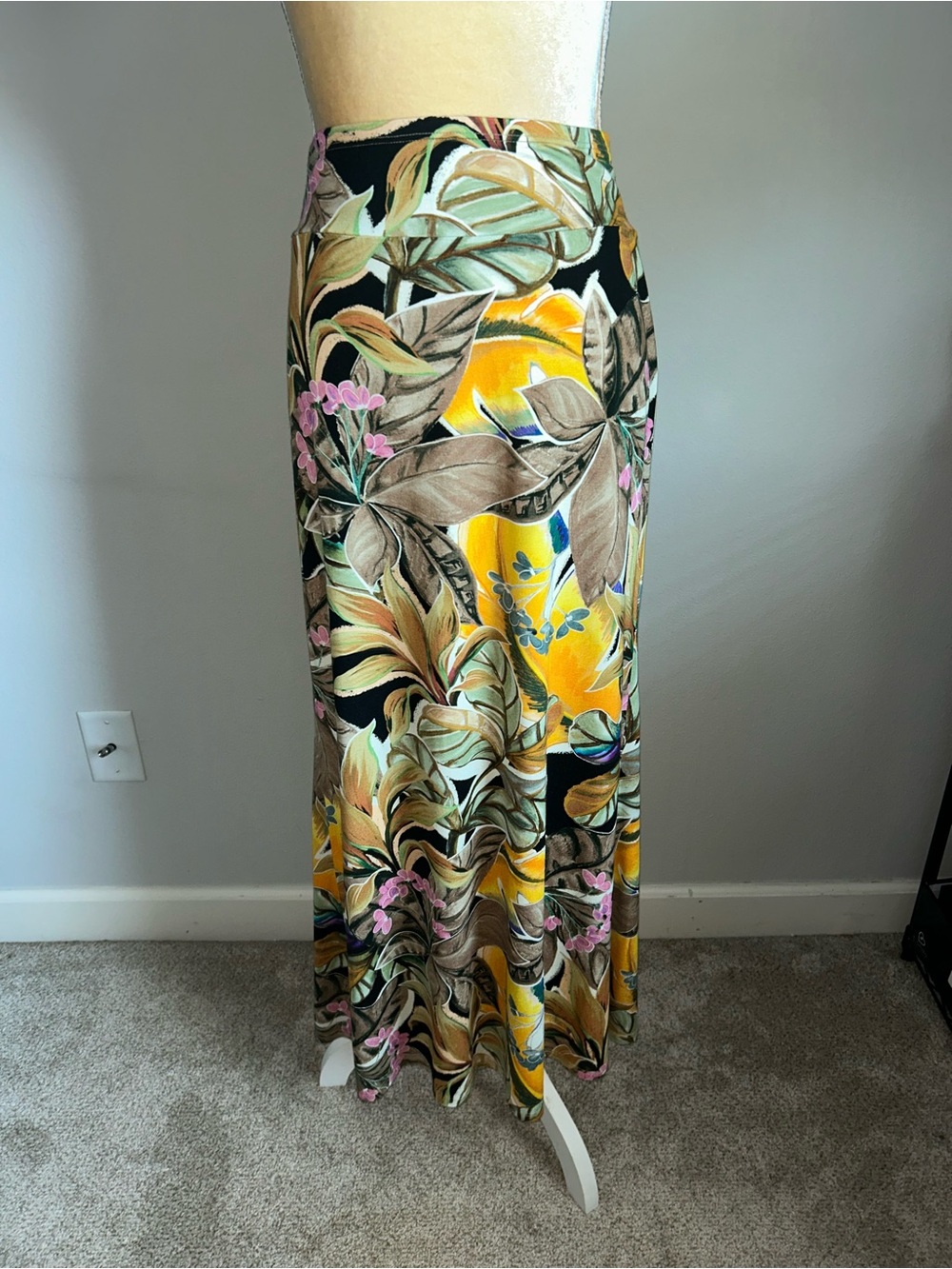 NEW Karen Kane Tropical Floral Maxi Skirt in Yellow, Black and Pink Sz S - Picture 1 of 5